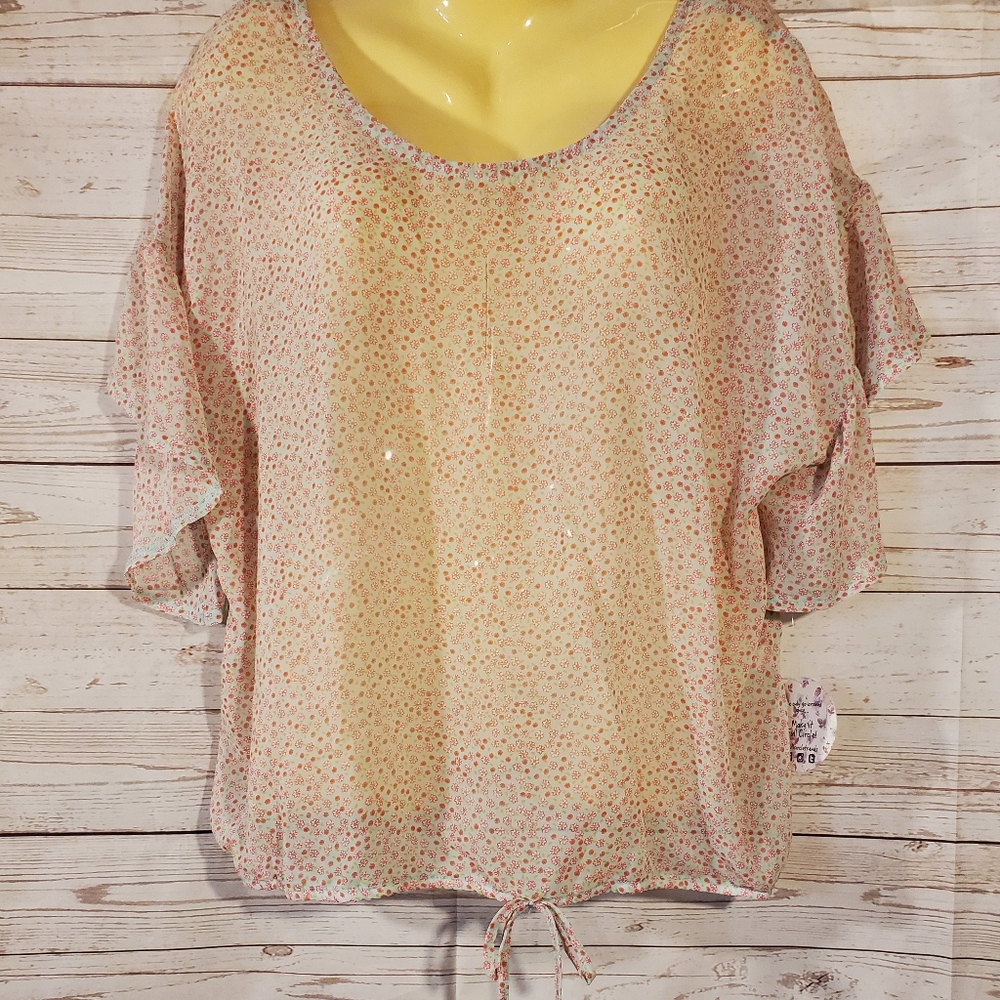 NWT Love & Joy Floral Flutter Sleeve Blouse
